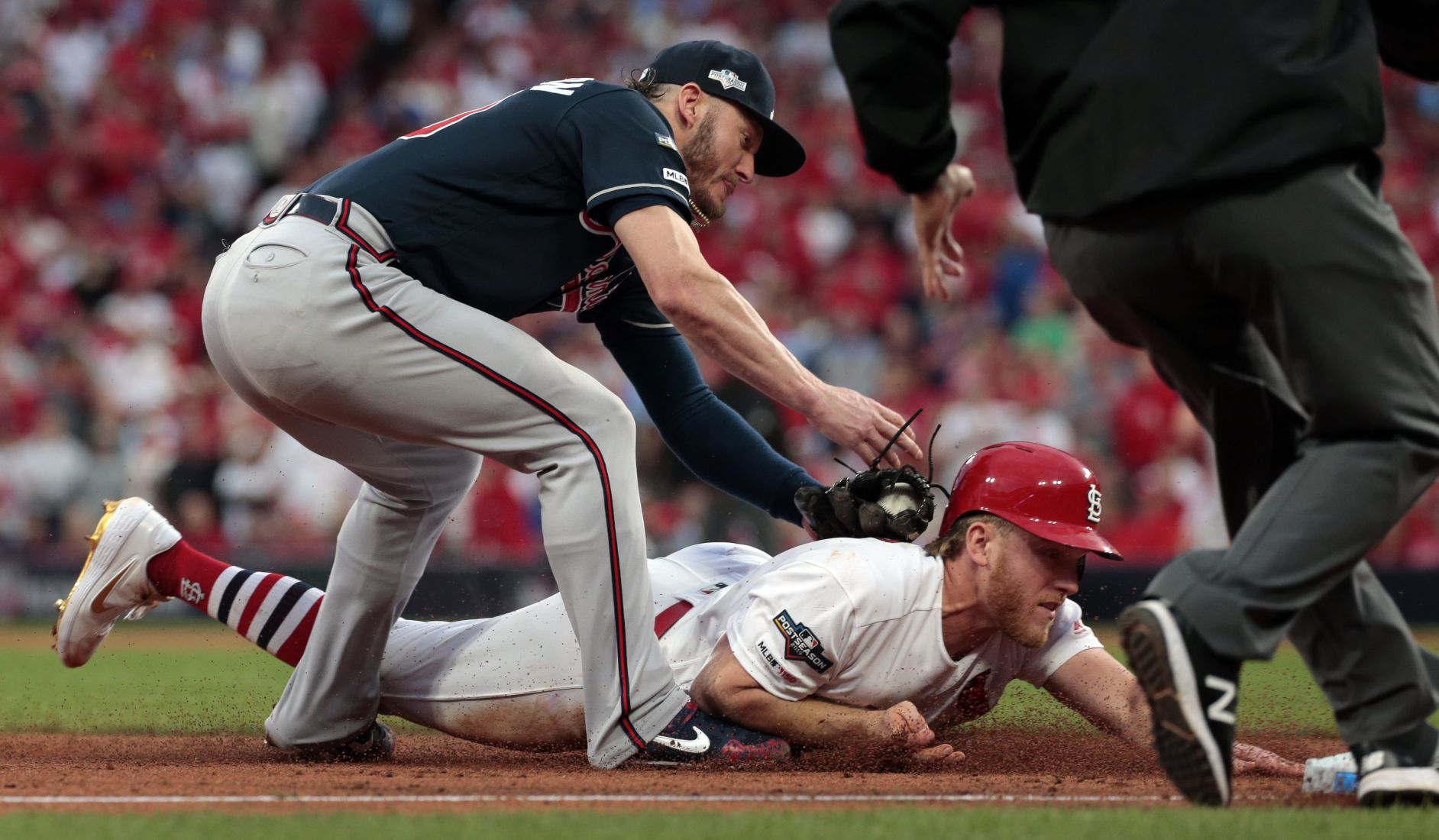 Braves take NLDS lead with 3-1 victory over Cardinals